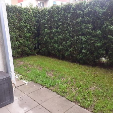 Sloneczny Apartament Z Malym Ogrodkiem Wejherowo Exterior foto